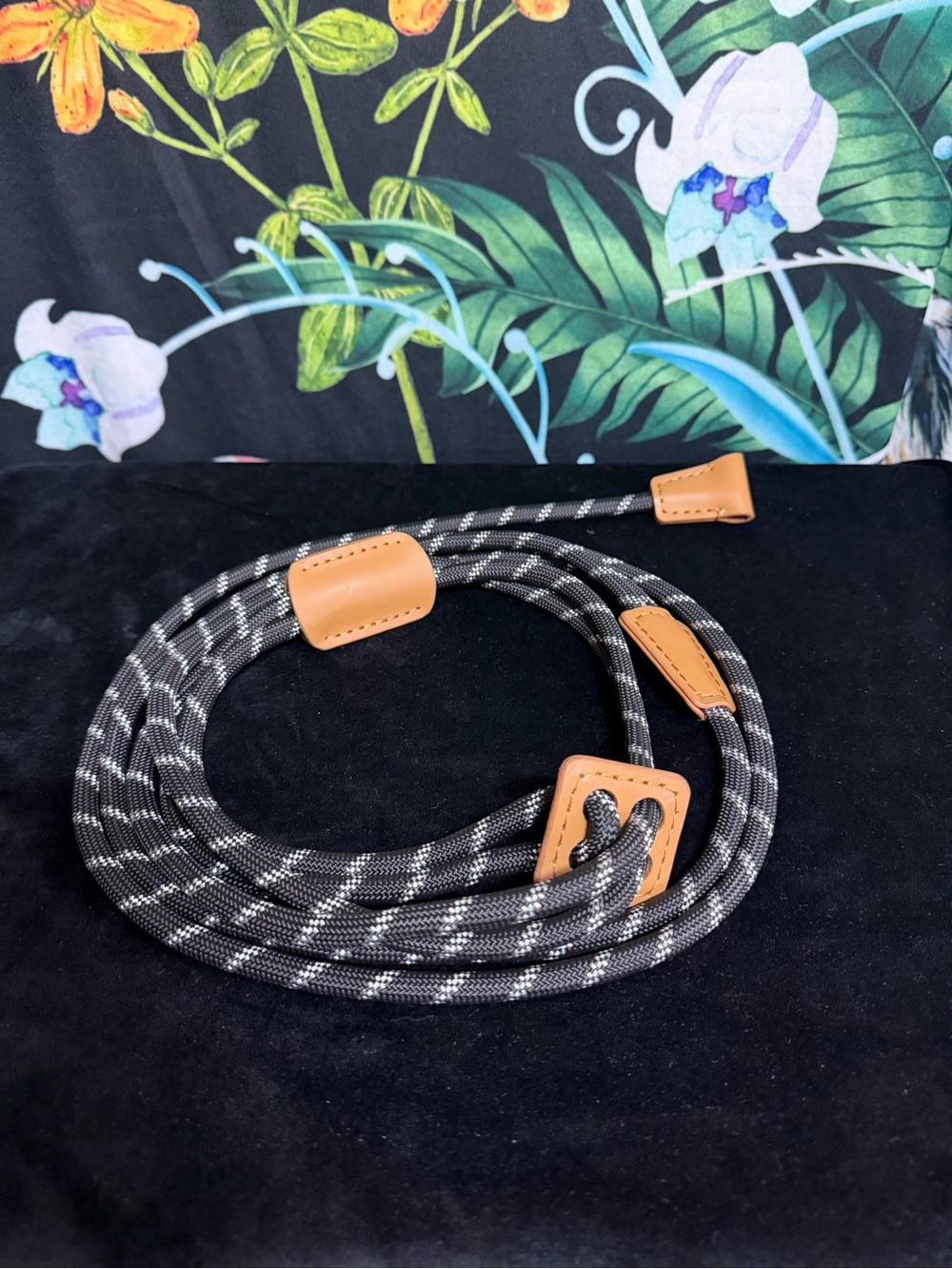 1pc Dog Traction Rope Durable Pet Dog Braided Leash with Tan Leather Accents